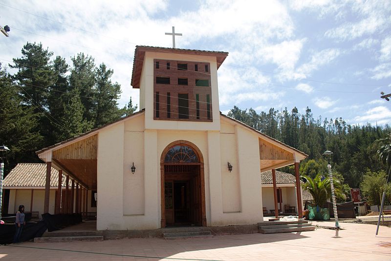 Archivo:Iglesia San Andrés en Ciruelos, comuna de Pichilemu.jpg