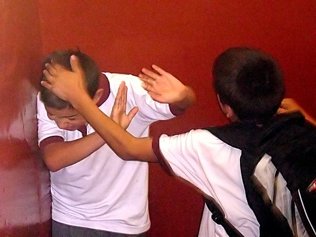 Archivo:Bullying on Instituto Regional Federico Errázuriz (IRFE) in March 5, 2007.jpg